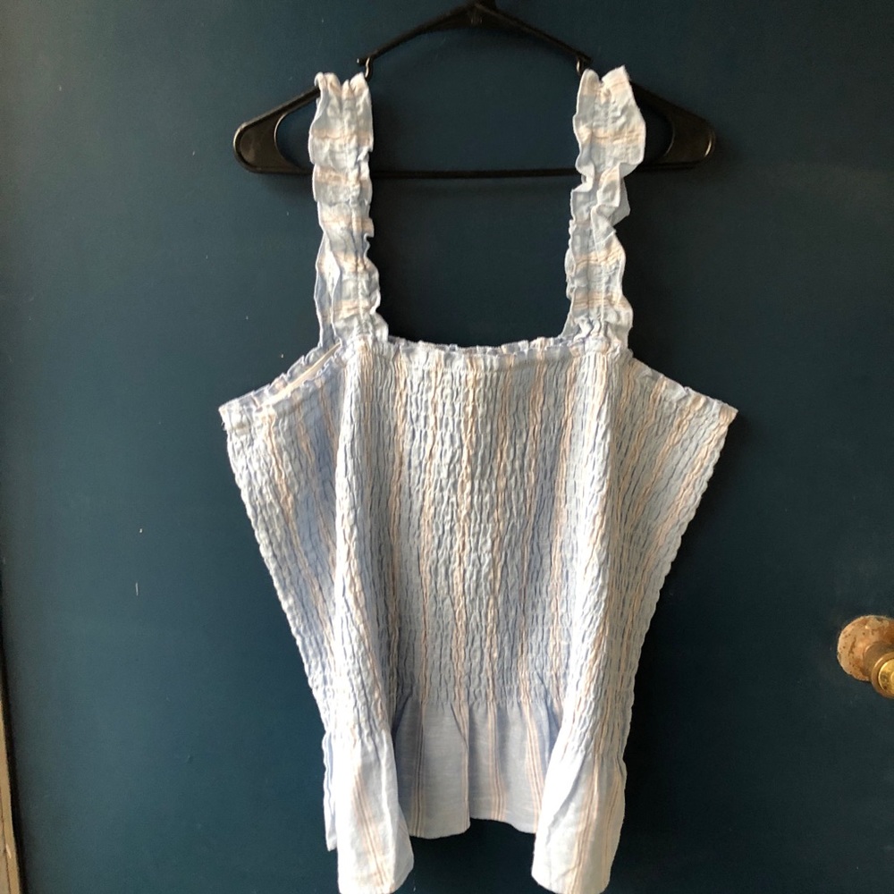 ⭐️Scrunched top with flare bottom NWOT